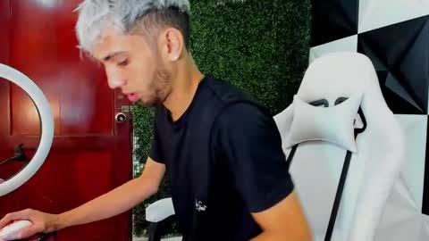 gregori_latin19 online show from 10/28/25, 11:36