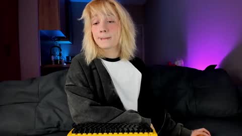 Snapshot of gregory_byyrd chatting on 01/20/25, 08:29 Greg-independent model online show from 01/20/25, 08:29