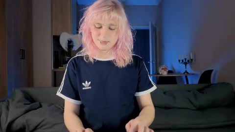 Snapshot of gregory_byyrd chatting on 04/16/26, 09:39 Greg-independent model online show from 04/16/26, 09:39