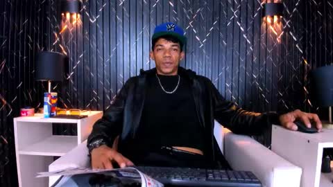 GregorySforza online show from 12/15/25, 05:06