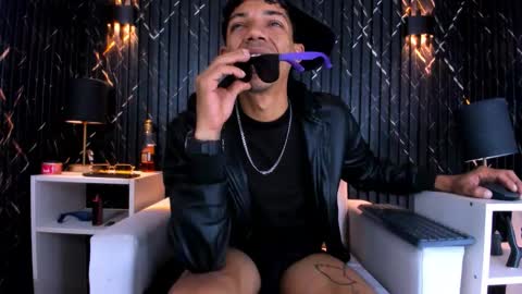 GregorySforza online show from 12/16/25, 04:23