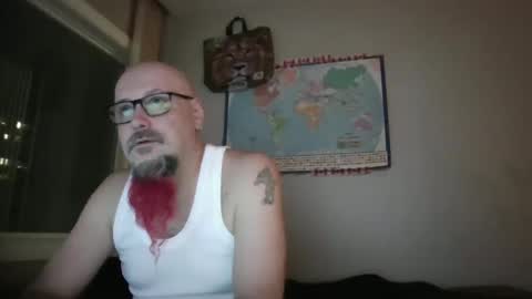 Snapshot of gregrev chatting on 01/08/25, 01:21 gregrev online show from 01/08/25, 01:21