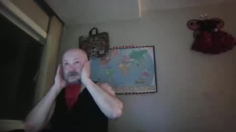 Snapshot of gregrev chatting on 10/10/25, 01:59 gregrev online show from 10/10/25, 01:59