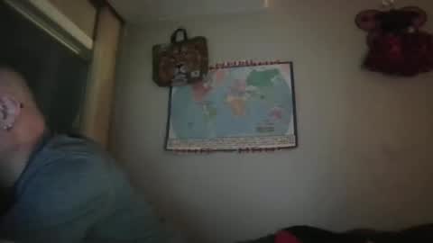 Snapshot of gregrev chatting on 10/17/25, 01:09 gregrev online show from 10/17/25, 01:09