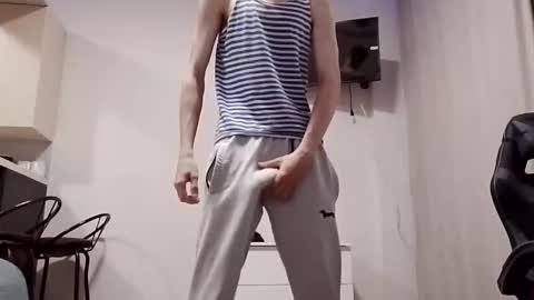 Snapshot of greonn chatting on 10/28/25, 07:12 Felix online show from 10/28/25, 07:12