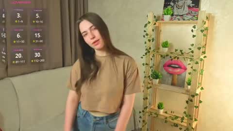 Snapshot of gretalinelle chatting on 05/08/26, 04:34 Cutie Ellie online show from 05/08/26, 04:34