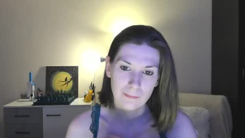 Snapshot of gretamiln chatting on 12/28/24, 10:13 Greta online show from 12/28/24, 10:13