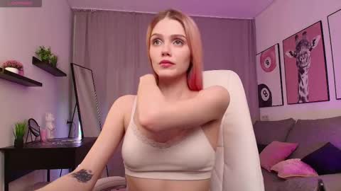 gretchen_mol online show from 11/19/25, 07:41