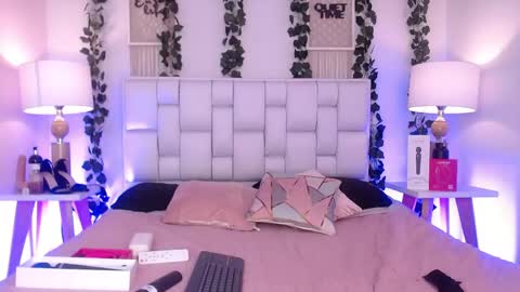 Gretel  online show from 04/13/26, 03:34