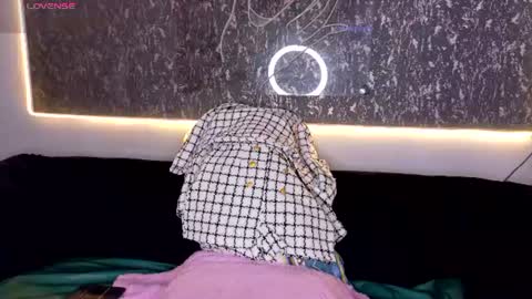 Snapshot of gretel_streit chatting on 06/18/26, 03:40 Gretel online show from 06/18/26, 03:40