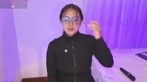 Snapshot of gretta_lane chatting on 04/17/26, 12:46 Jenny online show from 04/17/26, 12:46