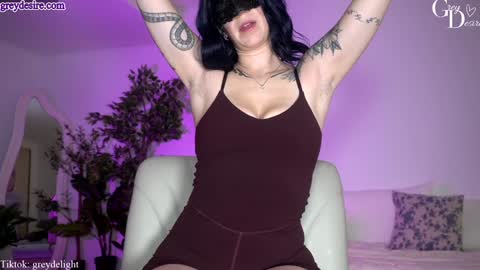       2 online show from 02/02/26, 03:44