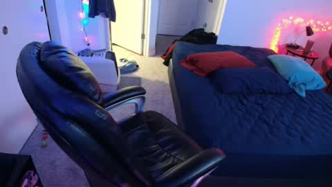 Snapshot of greyfox311 chatting on 10/05/25, 12:53 NickVegas online show from 10/05/25, 12:53