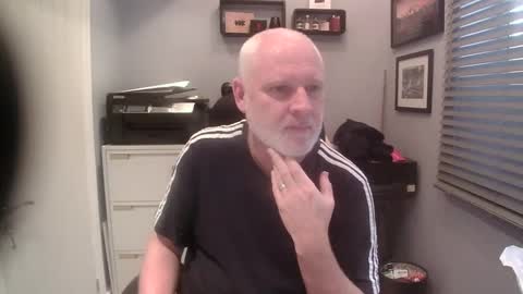 Snapshot of greyfox_6000 chatting on 01/16/25, 01:47 greyfox_6000 online show from 01/16/25, 01:47