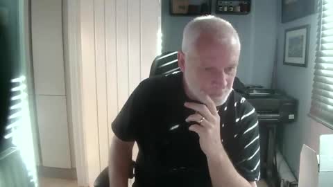 Snapshot of greyfox_6000 chatting on 02/27/25, 02:43 greyfox_6000 online show from 02/27/25, 02:43