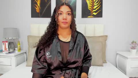 Snapshot of greymarii chatting on 01/19/25, 12:17 Marii online show from 01/19/25, 12:17