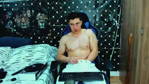 Snapshot of griego01 chatting on 06/30/26, 05:19 griego01 online show from 06/30/26, 05:19