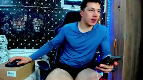 Snapshot of griego01 chatting on 08/05/26, 03:37 griego01 online show from 08/05/26, 03:37