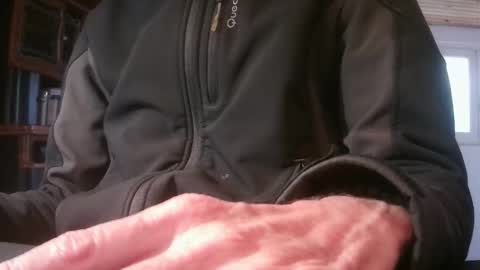 Snapshot of grimbergen123 chatting on 11/09/25, 04:05 Grim online show from 11/09/25, 04:05