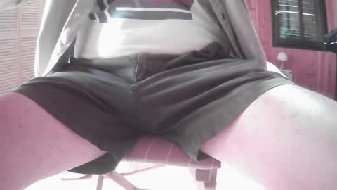 Snapshot of grimbergen123 chatting on 05/31/26, 04:58 Grim online show from 05/31/26, 04:58