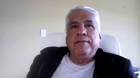 grisa01 online show from 10/22/25, 01:11