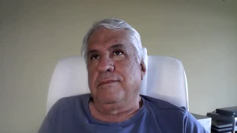 grisa01 online show from 10/28/25, 07:27