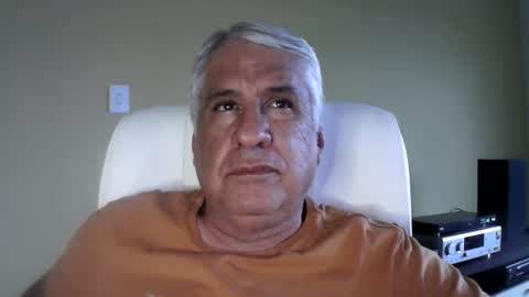 grisa01 online show from 10/30/25, 06:52