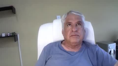 grisa01 online show from 10/31/25, 07:26