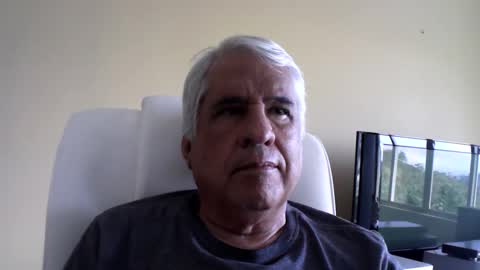 Snapshot of grisa01 chatting on 04/01/26, 01:01 grisa01 online show from 04/01/26, 01:01