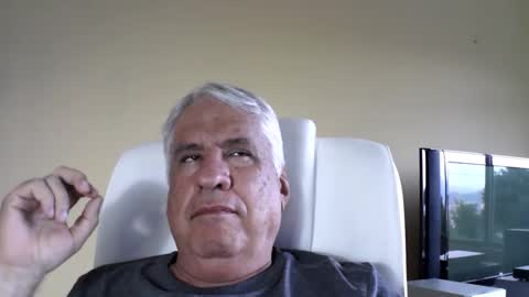 Snapshot of grisa01 chatting on 04/23/26, 12:40 grisa01 online show from 04/23/26, 12:40