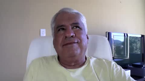 Snapshot of grisa01 chatting on 05/02/26, 12:32 grisa01 online show from 05/02/26, 12:32