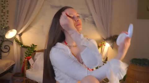 Gwen online show from 12/22/25, 08:22