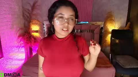 Snapshot of griselle_rousse chatting on 06/25/26, 12:21 online show from 06/25/26, 12:21