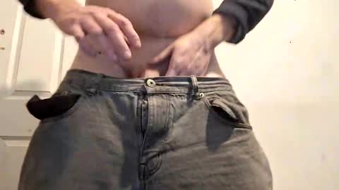 Snapshot of growen1 chatting on 01/13/25, 02:42 growen1 online show from 01/13/25, 02:42