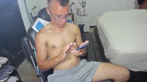 guachin_new online show from 02/16/25, 04:42