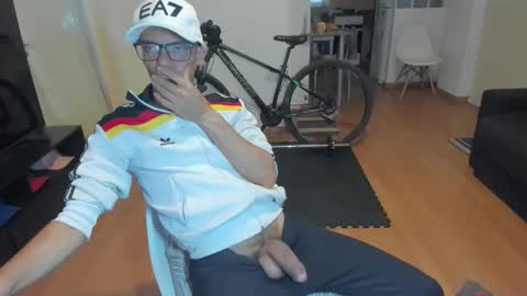 guachin_new online show from 09/14/25, 06:29