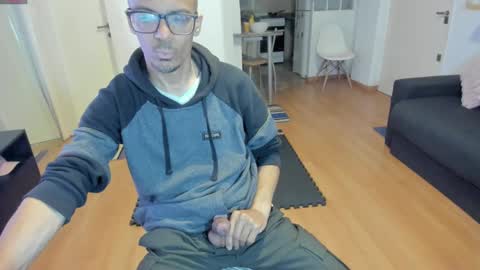 guachin_new online show from 09/27/25, 12:48