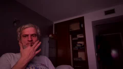 Snapshot of guardiannif_ chatting on 01/25/25, 12:17 guardiannif_ online show from 01/25/25, 12:17