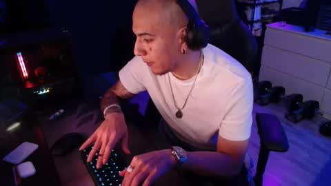 Guayaco  online show from 02/14/26, 06:37