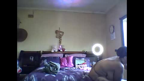 Snapshot of gucci_bx chatting on 02/19/25, 02:44 gucci-bx online show from 02/19/25, 02:44