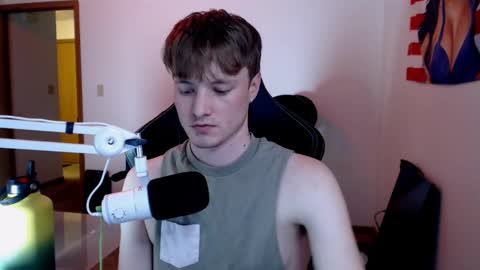 Snapshot of gucciboi4 chatting on 02/02/25, 03:54 gucciboi4 online show from 02/02/25, 03:54