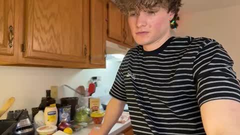 Snapshot of gucciboi4 chatting on 01/10/26, 06:53 gucciboi4 online show from 01/10/26, 06:53