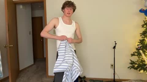 Snapshot of gucciboi4 chatting on 02/26/26, 05:23 gucciboi4 online show from 02/26/26, 05:23