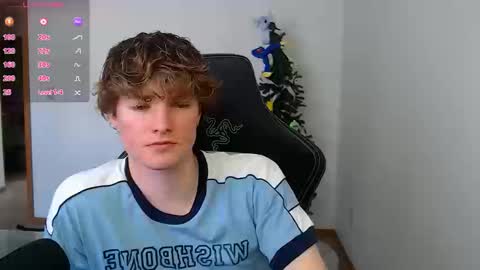 Snapshot of gucciboi4 chatting on 03/15/26, 04:02 gucciboi4 online show from 03/15/26, 04:02