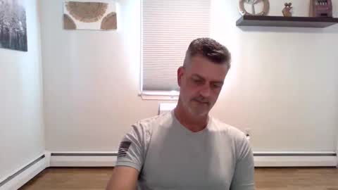 gudguy2025 online show from 10/16/25, 02:40