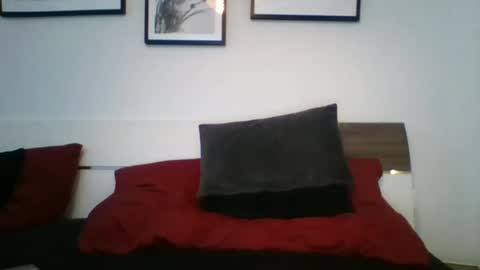 Snapshot of guerillatequilla chatting on 12/20/24, 10:49 guerillatequilla online show from 12/20/24, 10:49