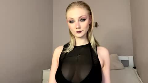 Vanessa online show from 04/10/26, 06:18