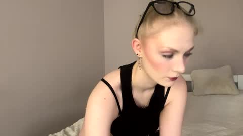 Vanessa online show from 04/11/26, 06:07
