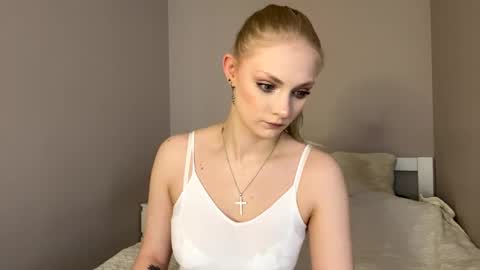 Vanessa online show from 04/12/26, 06:29