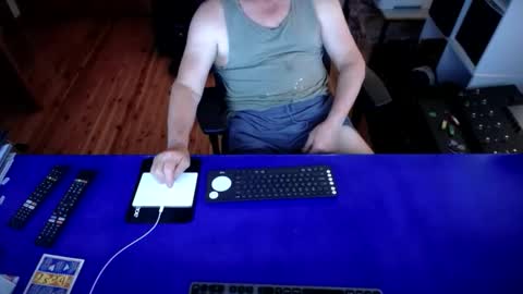 guesswhatigot2 online show from 10/21/25, 07:42